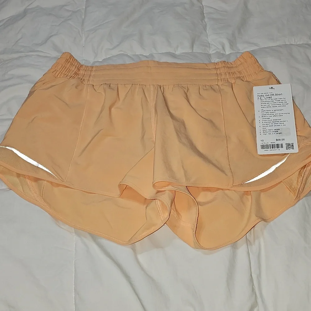 Lululemon Hotty Hot High Rise Short. 2.5" Lined. RKML- Rock Melon!! Sz 10!!! - Picture 3 of 13